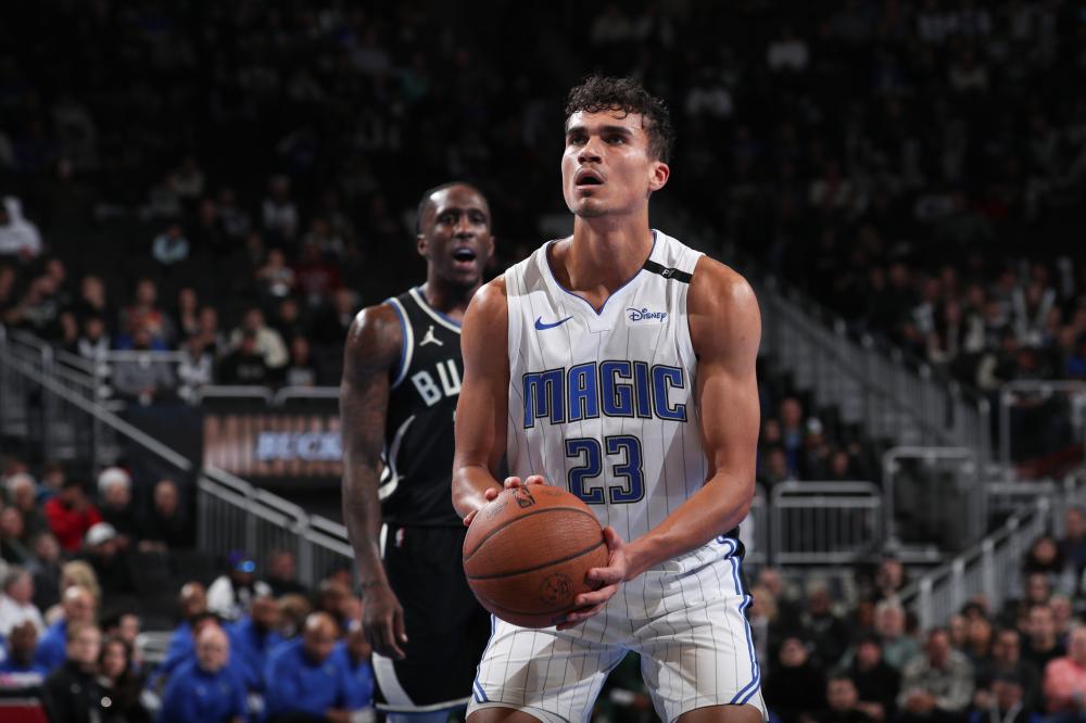 3年首次跻 3年首次跻