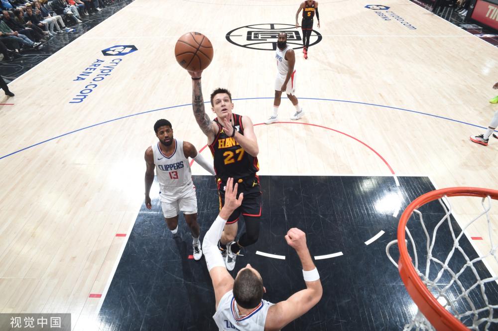 上表达了对 上表达了对